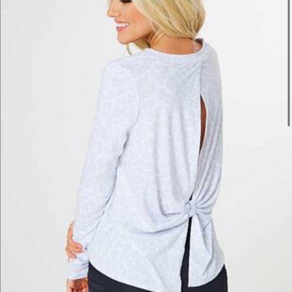 Altar’d state long sleeve leopard work out shirt